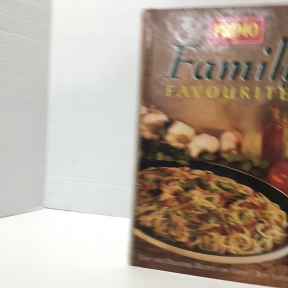 VTG Primo Family Favorites Easy Recipes for Busy Lifestyles 1995 Cookbook - Picture 6 of 7